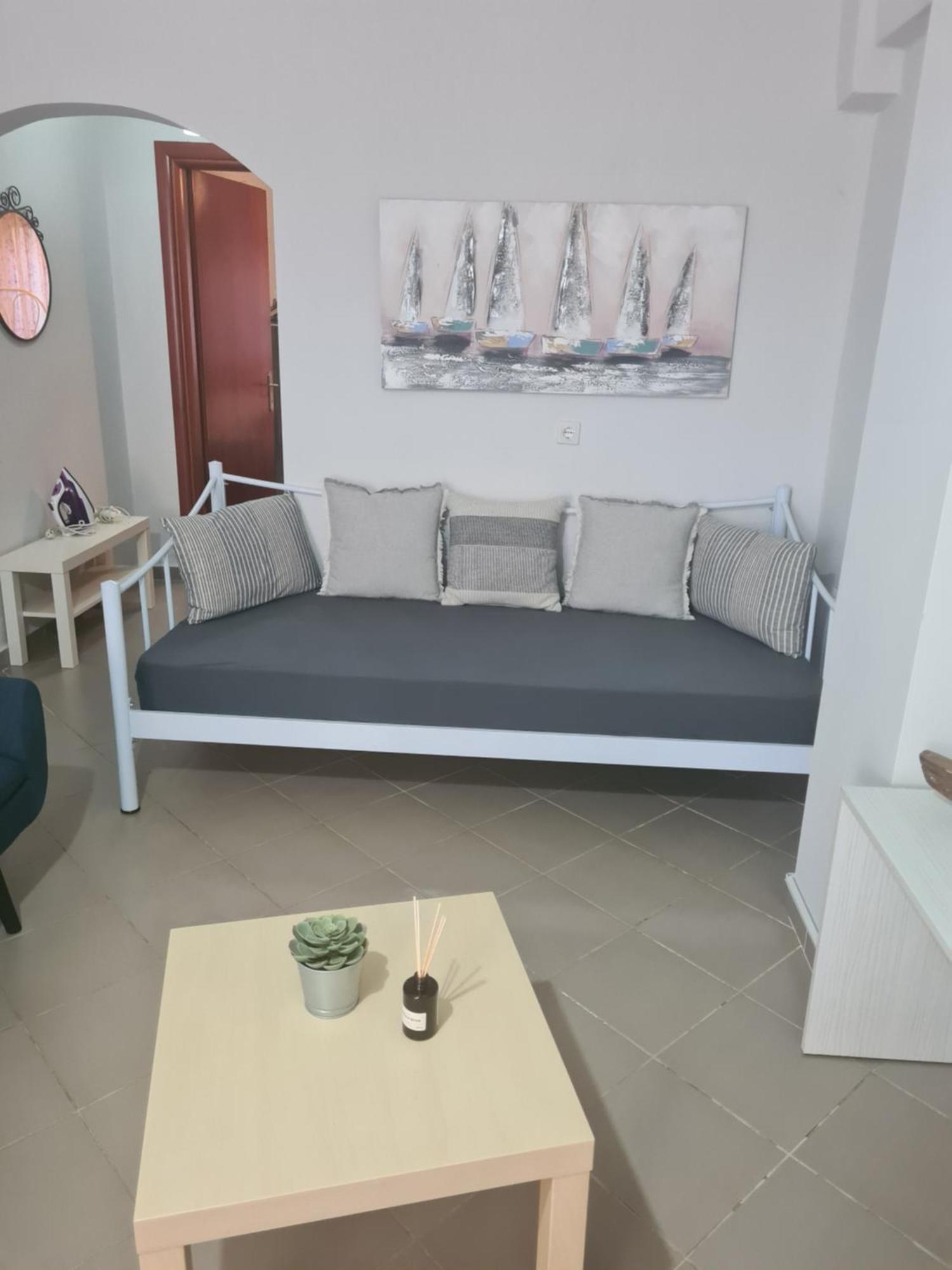 Makis Apartments Touzla Ofrinion Exterior photo